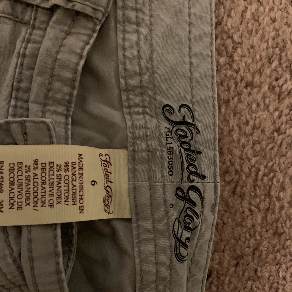 Capris - Picture 4 of 4